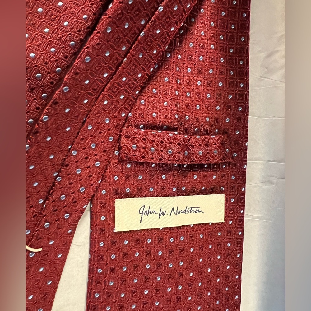 John W. Nordstrom Print Silk Tie necktie cranberry made in USA VINTAGE 3.75” w